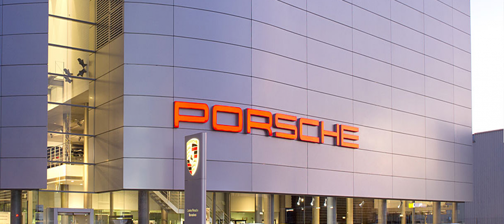 Porsche Showroom by Tecfire