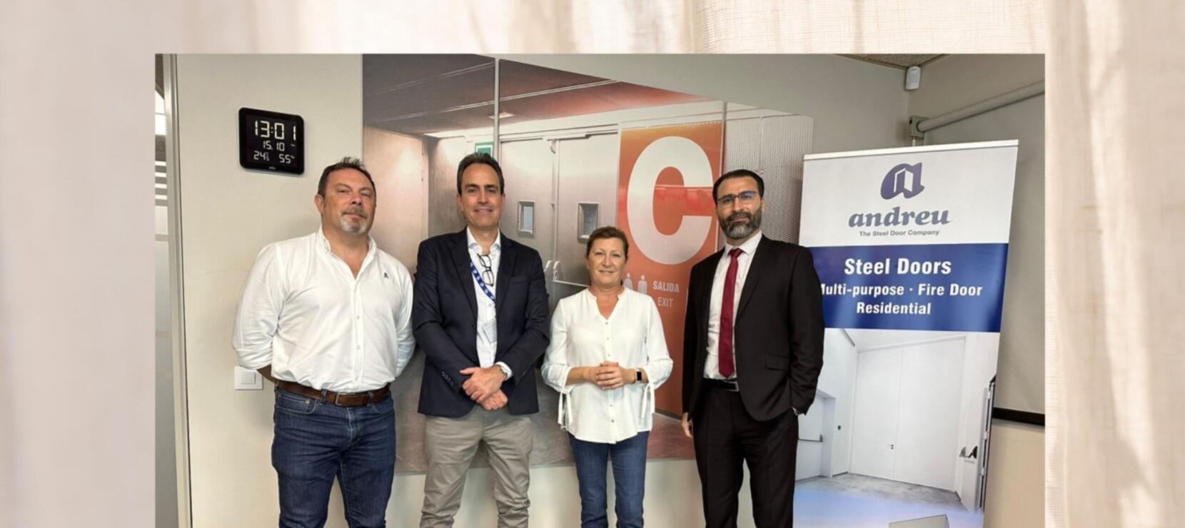 TECFIRE MEA establece una asociación estratégica con Andreu para puertas huecas cortafuegos de metal